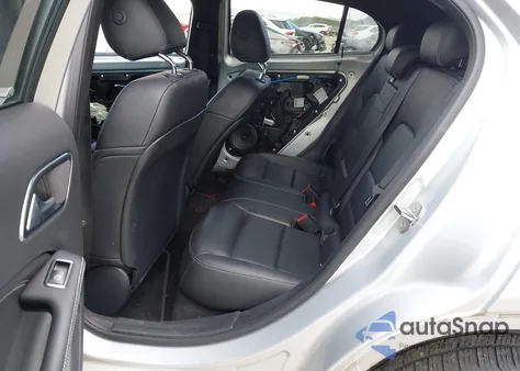 2019 Mercedes-Benz Gla 250 z USA, uszkodzony, nr VIN WDCTG4EB1KU010648